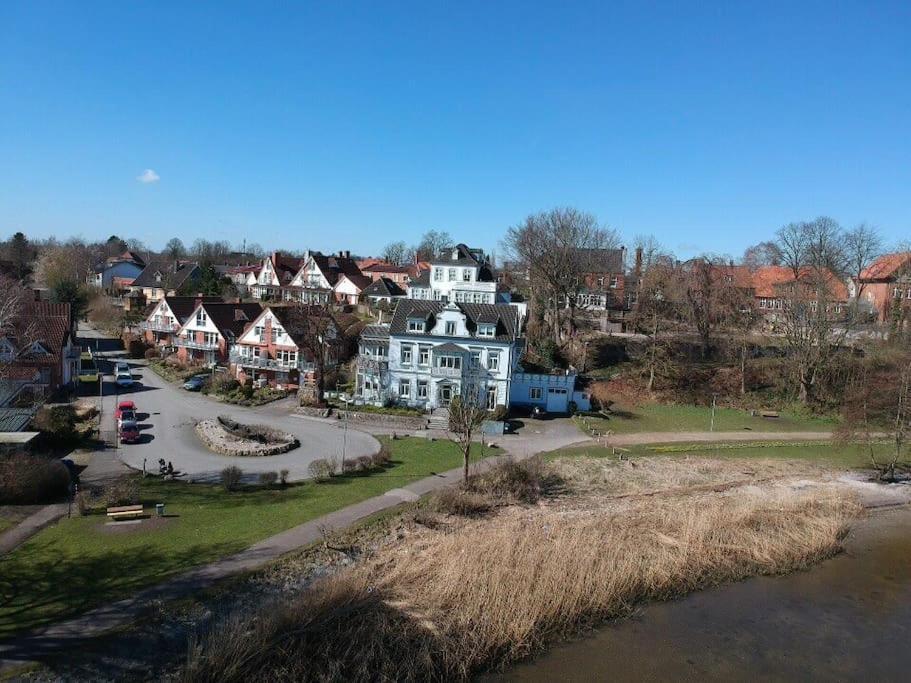 Wohnen Am Seglerhafen Mit Traveblick Im Kontorhaus Viele Extras Lägenhet Lübeck Exteriör bild