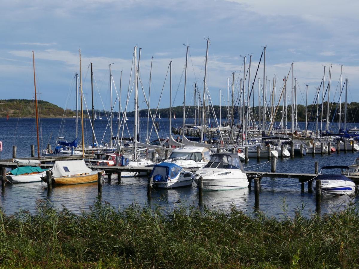 Wohnen Am Seglerhafen Mit Traveblick Im Kontorhaus Viele Extras Lägenhet Lübeck Exteriör bild